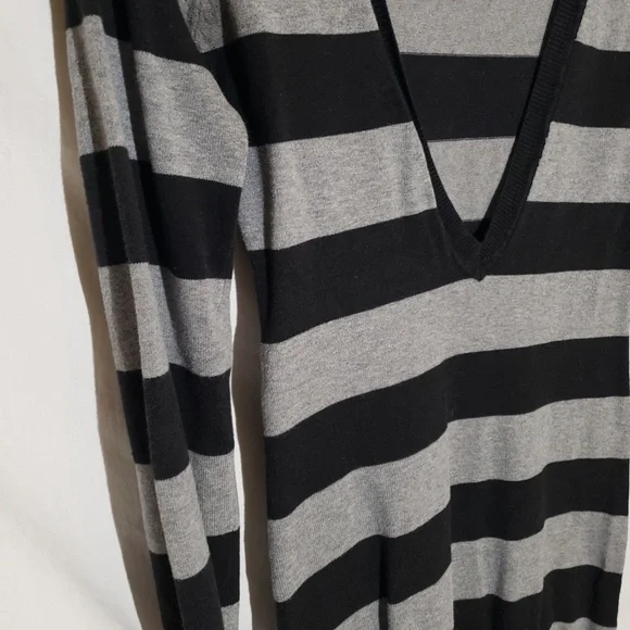 *Wet Seal* Black and gray sheath dress, XS - Picture 3 of 5